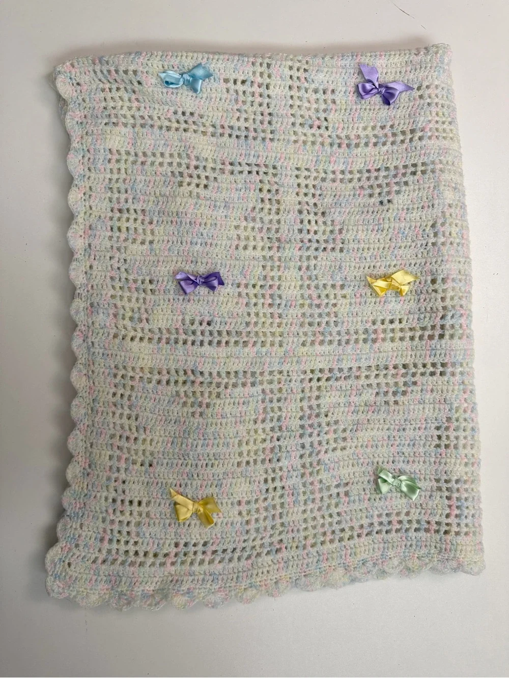 Handmade Baby Blanket Crocheted Knit Bears Bows Scalloped Trim Rainbow Pastels